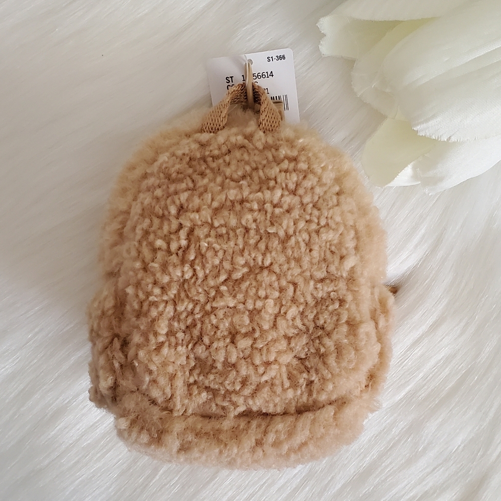Pink Victoria's Backpack Keychain - Picture 4 of 8